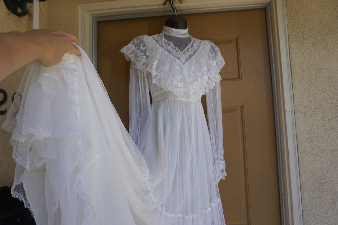 Gunne Sax Bridal Wedding Gown Size 7 Small White Prairie Dress Lace ...