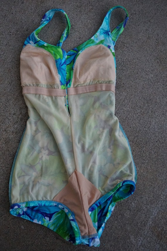 70s Vintage tropical bathing / swim suit one piec… - image 10
