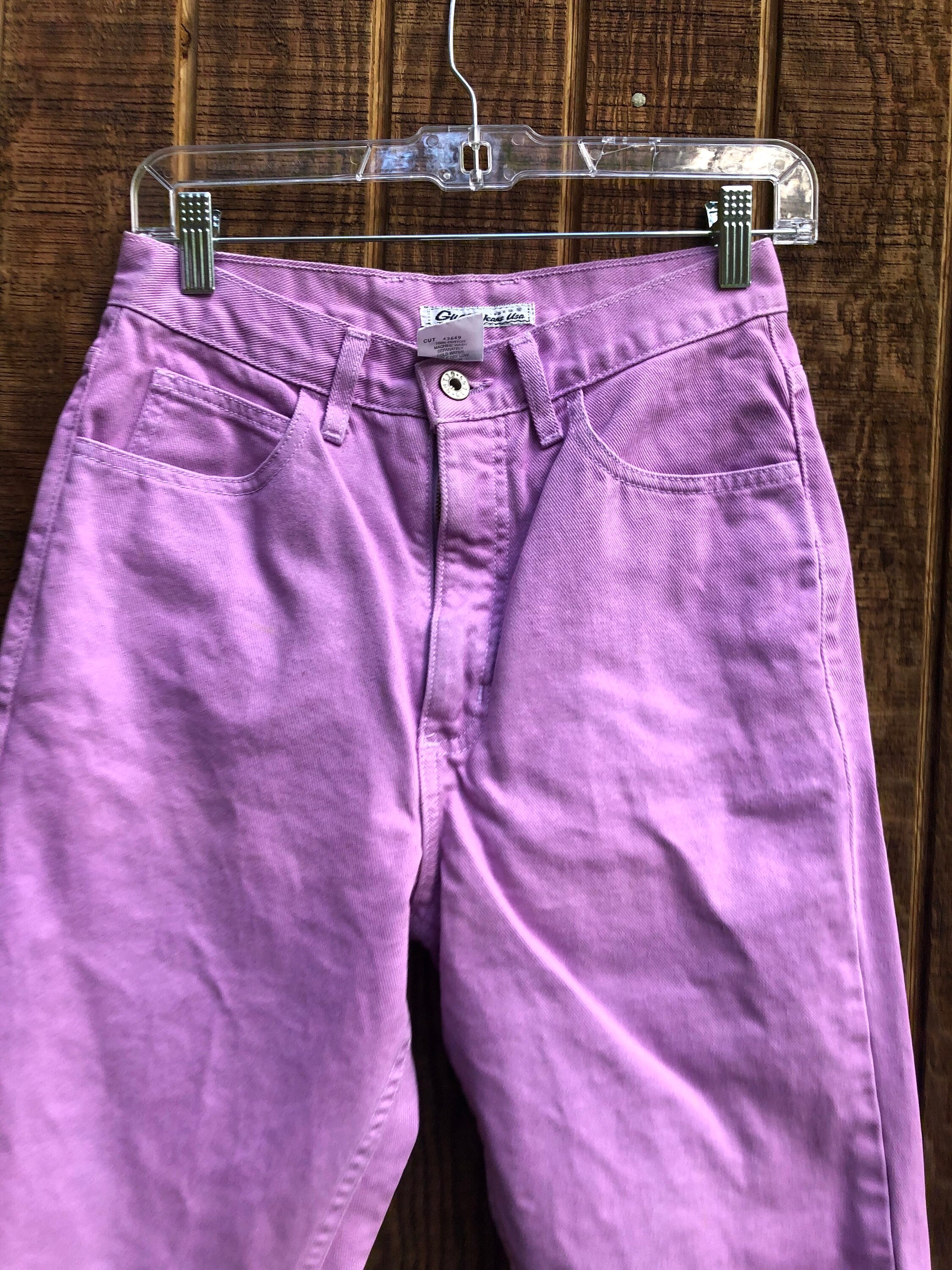 GUESS JEANS ハイウエストの紫デニム　29 ヴィンテージ　カラーデニム Vintage Medium Size 29 High Waisted Purple Guess Denim Jeans