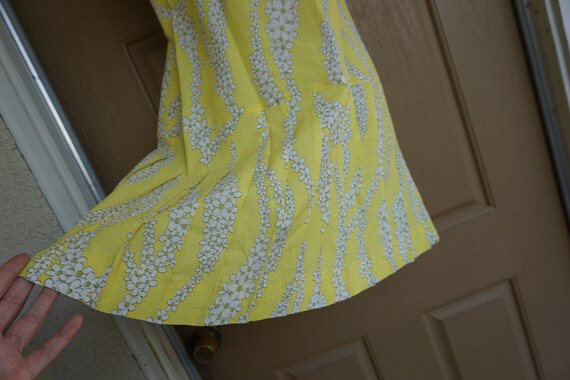 Drop waist yellow floral vintage 1960s dress 60s … - image 3
