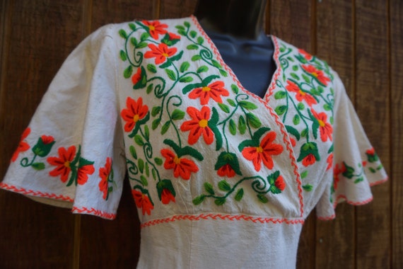 Vintage Medium dress floral embroidery embroidere… - image 1