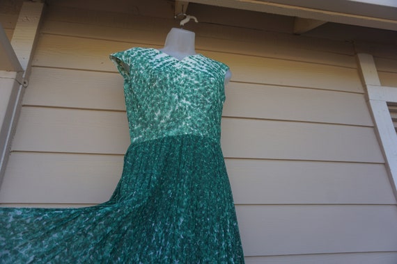 Vintage 50s or 60s dress by Leslie Fay Medium - image 2