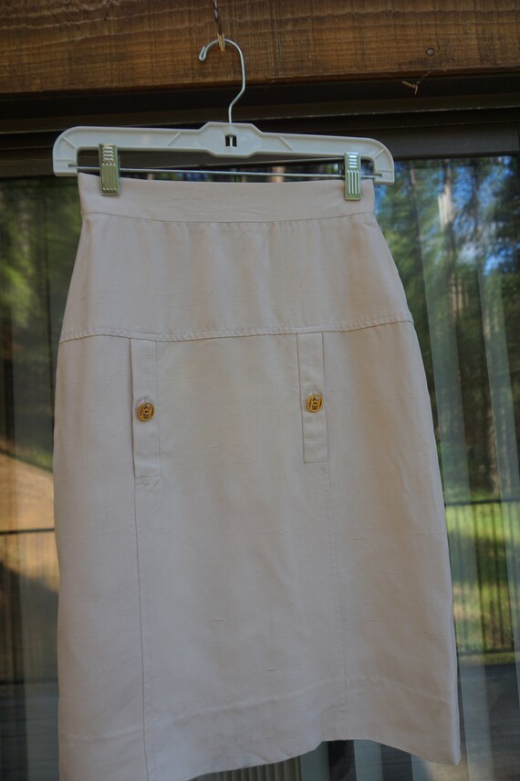 CHANEL BOUTIQUE beige skirt designer small - image 3