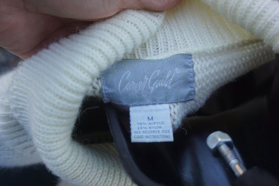 knit sweater size medium - image 8