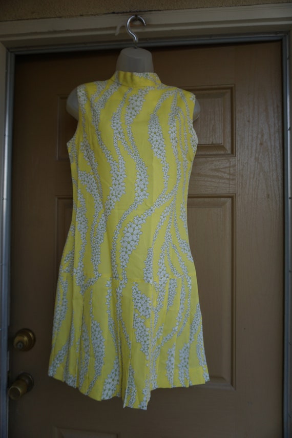 Drop waist yellow floral vintage 1960s dress 60s … - image 2