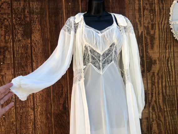 1940s Peignoir set Vintage white long nightgown L… - image 6