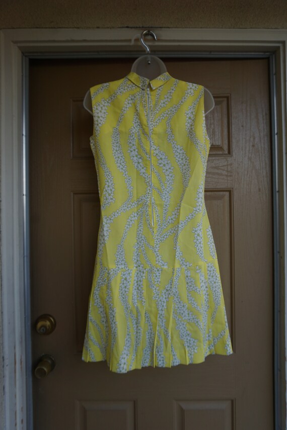 Drop waist yellow floral vintage 1960s dress 60s … - image 7