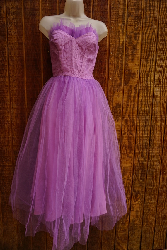 Vintage strapless purple 1950s lace prom dress wi… - image 2