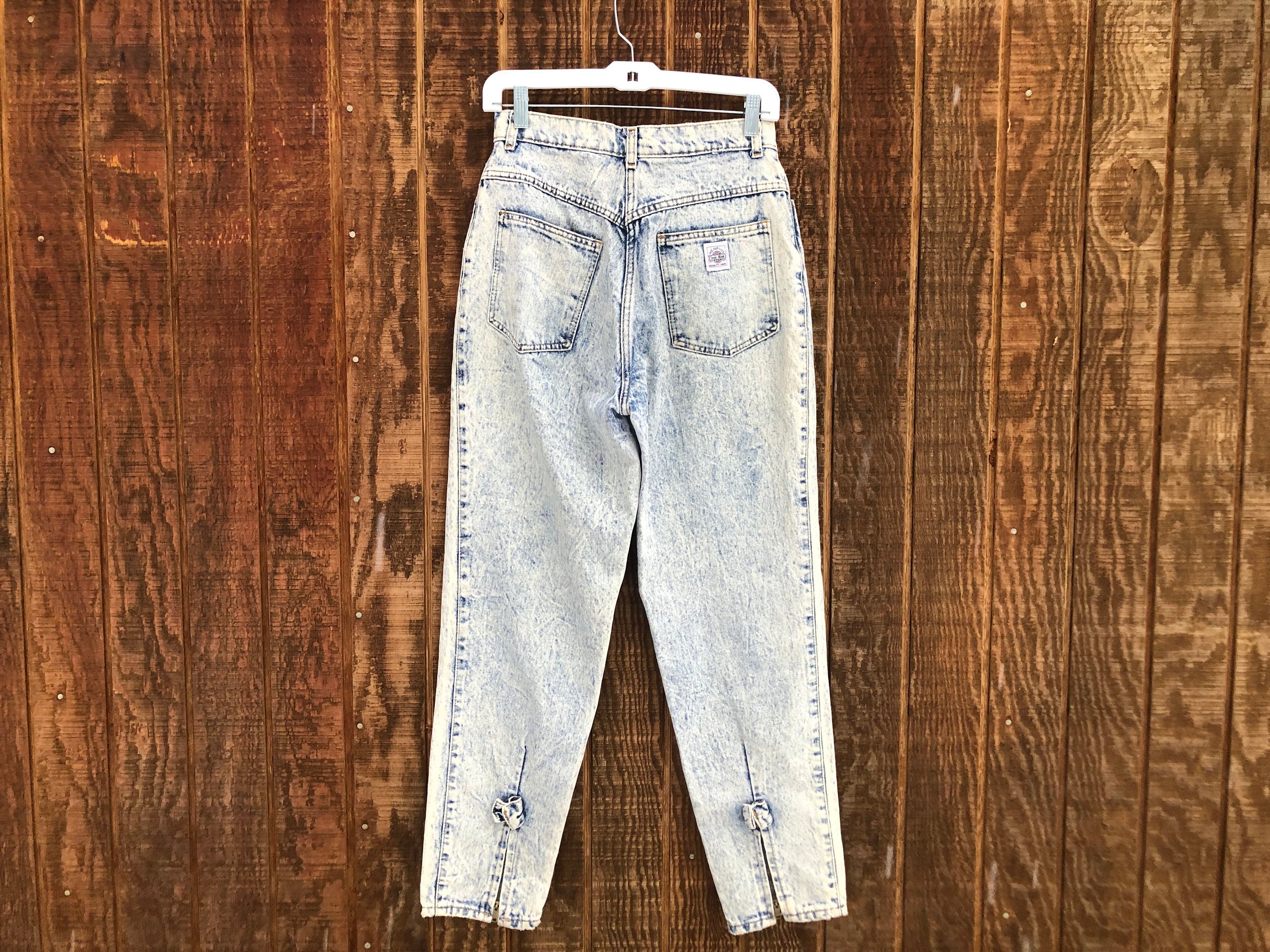 Size 11 Vintage High Contrast Denim Blue 90s Zip up High Waisted 