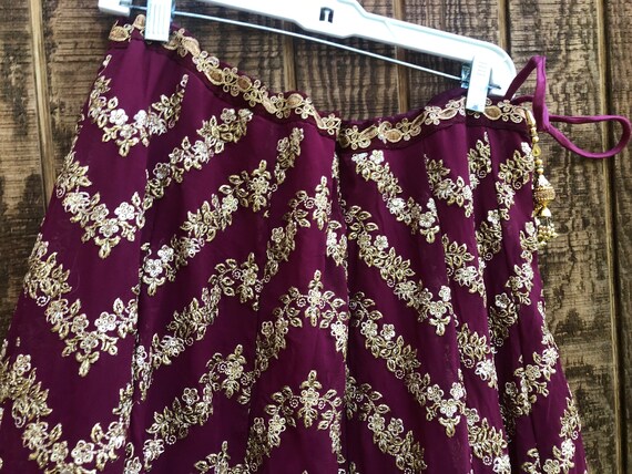 Bollywood Vintage size medium - XL long skirt mad… - image 4