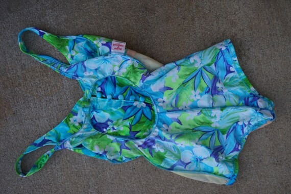 70s Vintage tropical bathing / swim suit one piec… - image 8