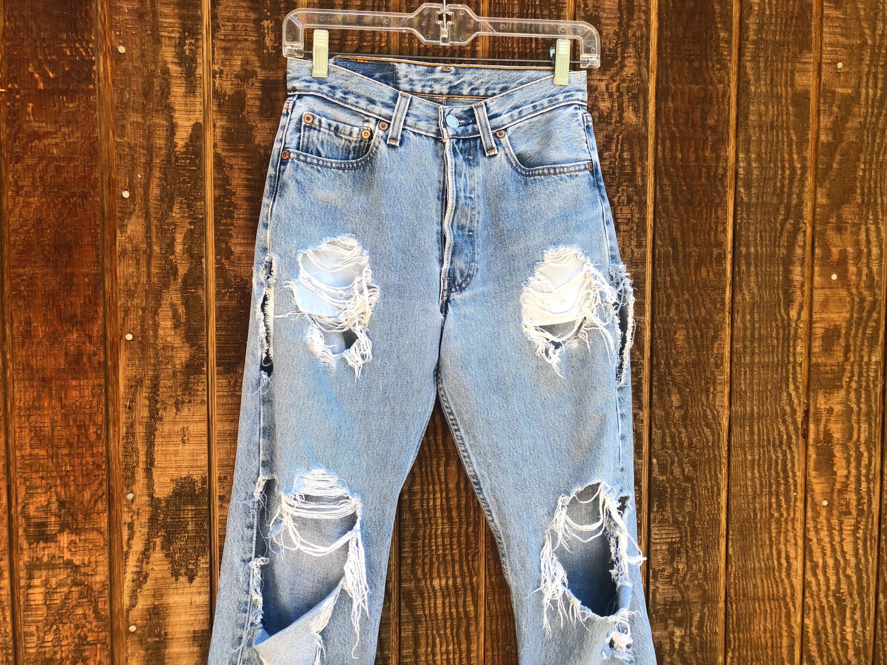 Ripped Jeans Levis
