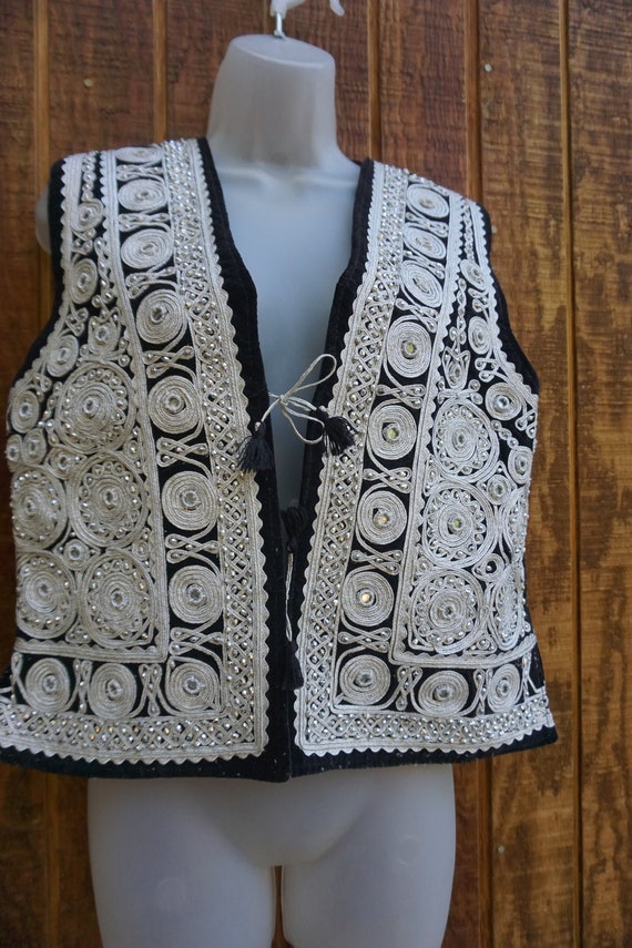 Heavy Embroidered Vintage size Large vest shirt e… - image 5