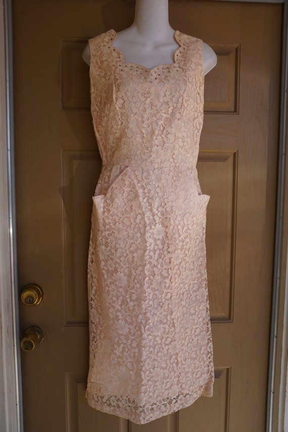 Vintage 1950s lace overlay pastel wiggle dress mi… - image 7