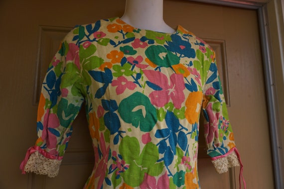 Vintage 1950s floral wiggle shift dress mid centu… - image 4