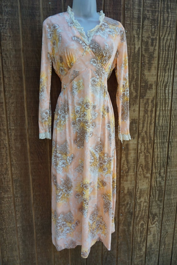 1970s vintage maxi dress prairie medium floral - image 4