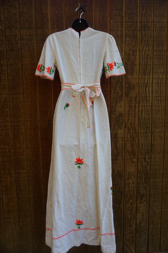 Vintage Medium dress floral embroidery embroidere… - image 4