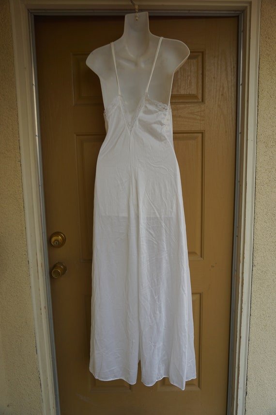 Vintage white maxi nightgown M Medium romantic la… - image 9