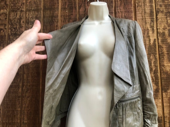 Thin leather jacket size small open front green - image 3