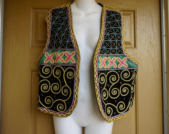 Vintage size Large vest shirt with gold metallic colorful embroidery