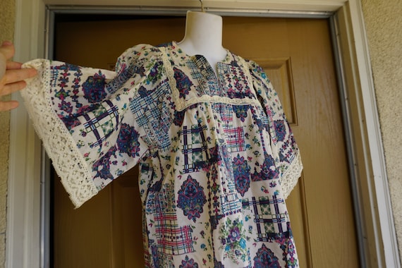 Vintage 70s top floral // small medium large 1970s