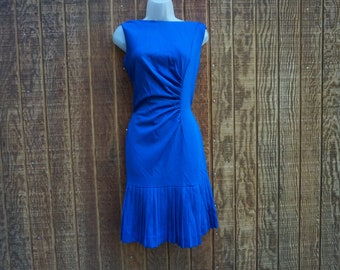 Vintage 1950s or 60s dress mid century with back metal zipper