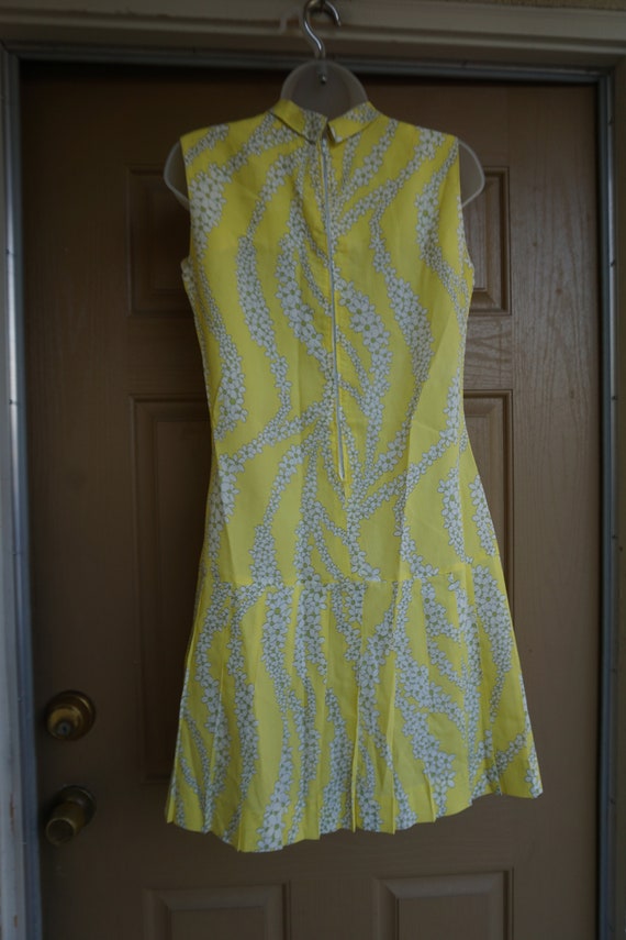 Drop waist yellow floral vintage 1960s dress 60s … - image 6