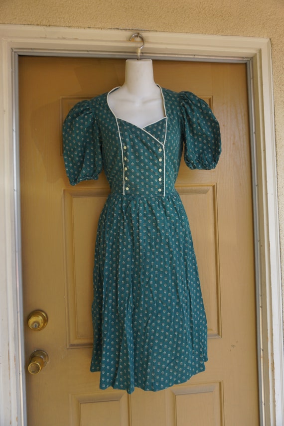 Vtg 1980s short sleeve dress size 7 small- medium