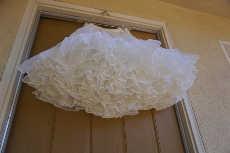 large square dance Halloween costume tutu skirt Bettys Original Vintage 80s off white full petticoat Medium