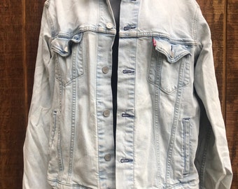 Levis Medium big E PREMIUM denim jean jacket four pocket front