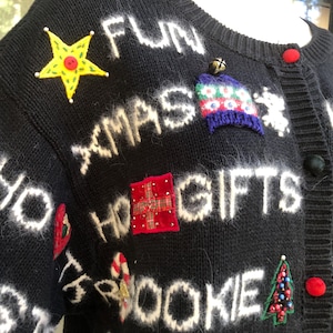 Vintage Christmas sweater size medium Marisa Christmas 90s 1990s bells