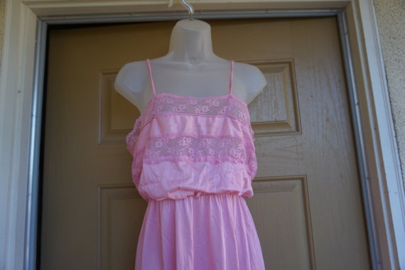 Vintage pink long nightgown nylon size medium romantic - Gem