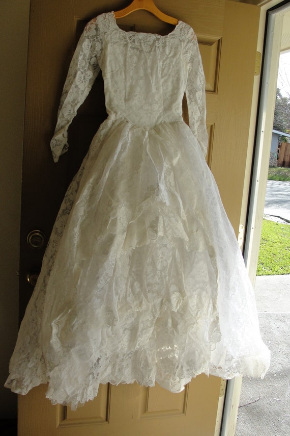 Vestido De Novia De Encaje Blanco Amarillo De Los Años 50 España | Vestido De Novia De Encaje Blanco Amarillo De Los Años 50 España |