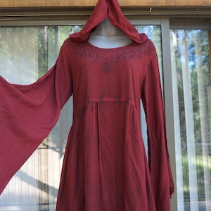 Witchy dress with oversize hood made by Holy Clothing size L large loose fit burgundy