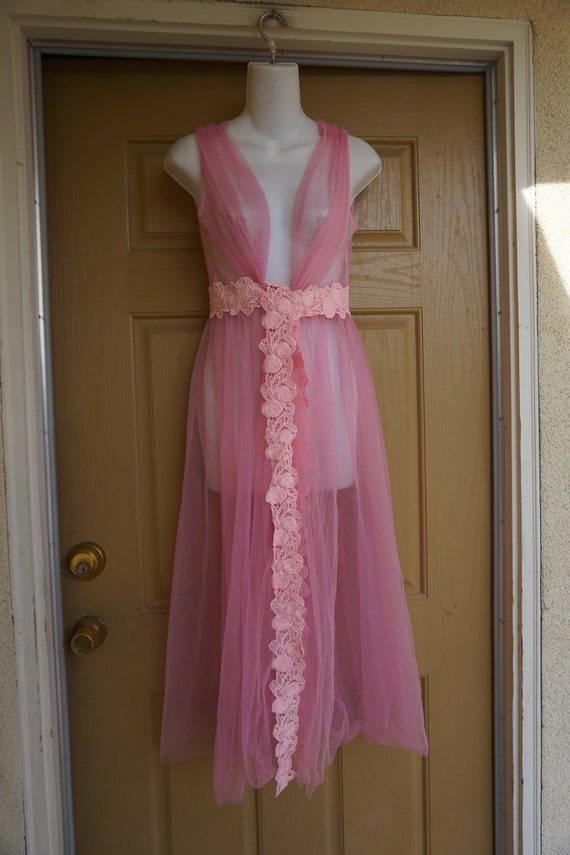 Vintage Baby Pink Lace Nightgown Peignoir Pink Negligee Nylon Night Robe Night Dress Vintage Romantic Sheer Lace Nightgown Cover Up