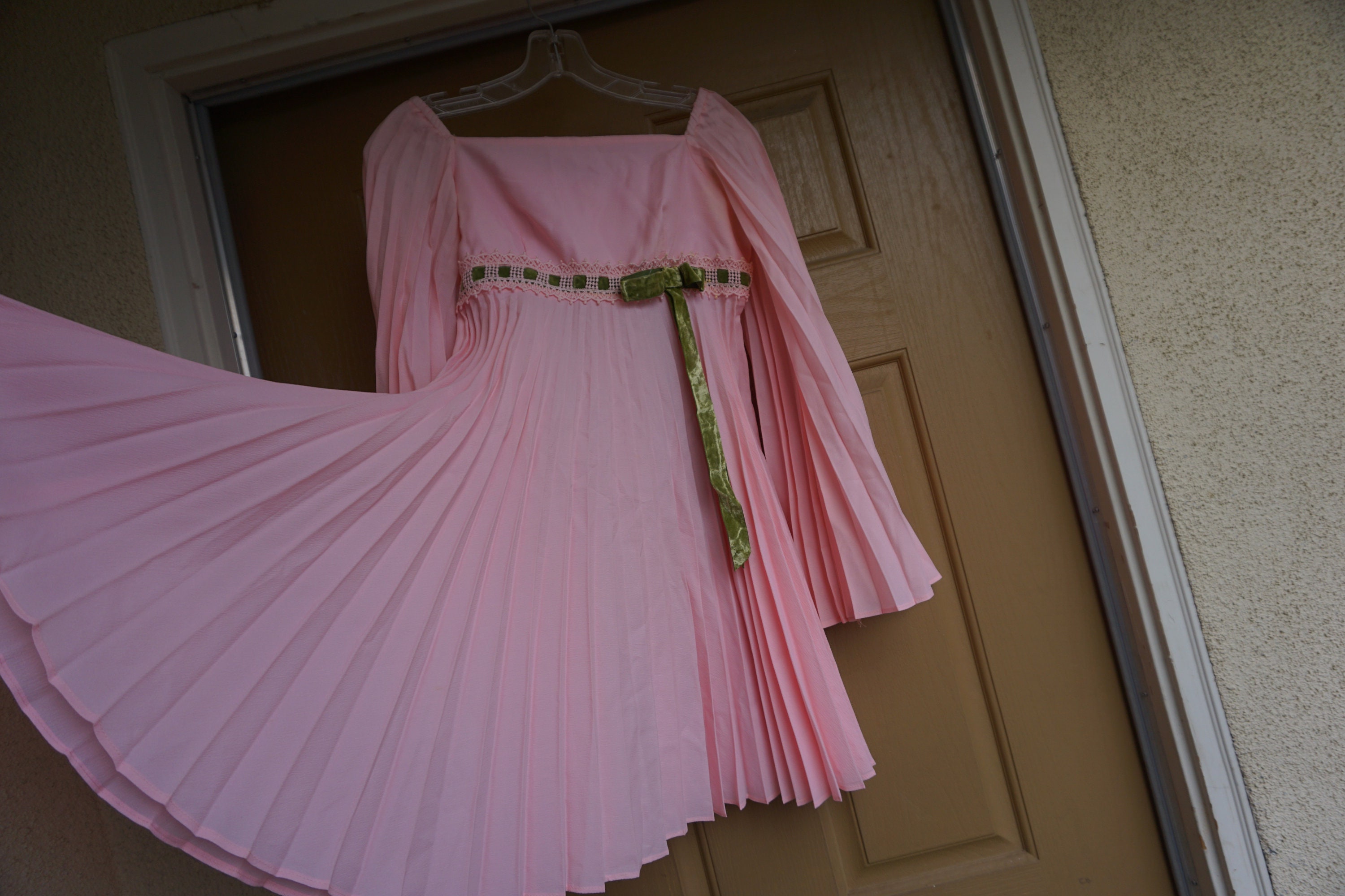 1950s Pink Floral Stripe Dress by Vicky Vaughn | XS/S