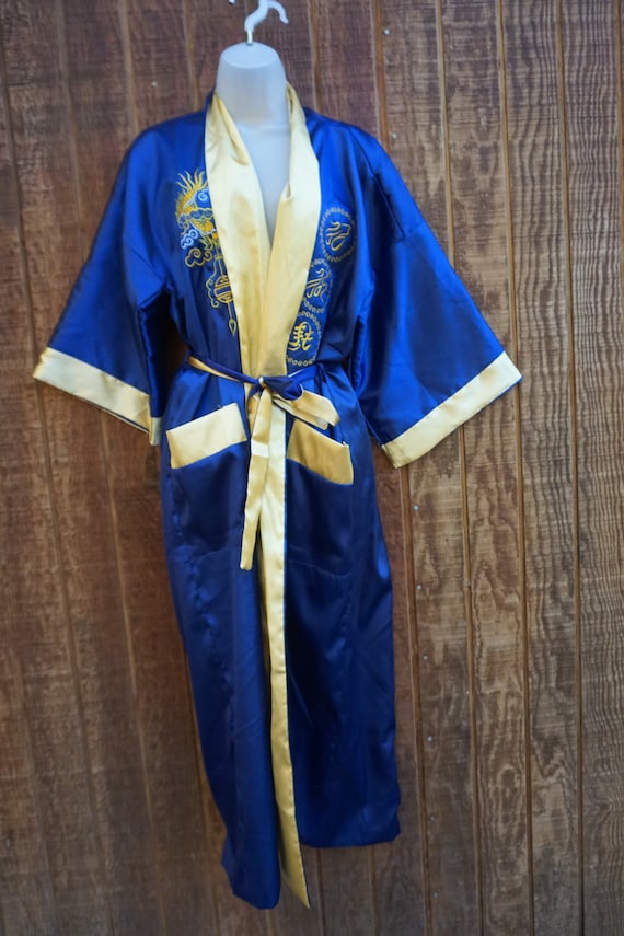 Dragon embroidered robe Gem