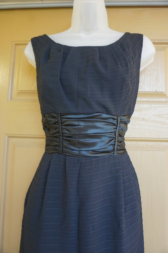 1950s simple little black dress wiggle shift dress