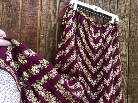 Bollywood Vintage size medium - XL long skirt mad… - image 5
