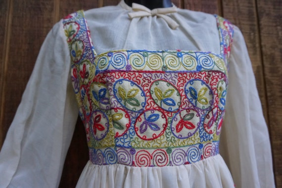 Vintage embroidered prairie dress floral embroide… - image 4