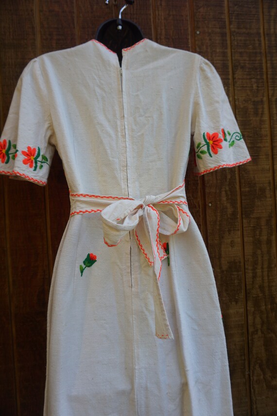 Vintage Medium dress floral embroidery embroidere… - image 5
