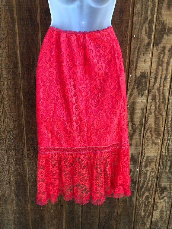 Red 1950s vintage slip skirt size small lace - image 6