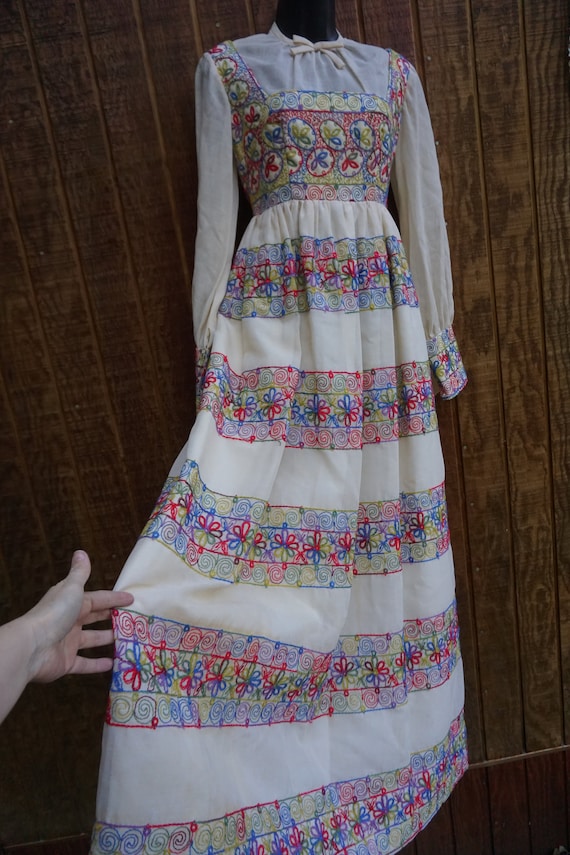 Vintage embroidered prairie dress floral embroide… - image 5