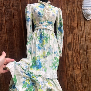 Size small prairie dress maxi long sleeve 70s 1970s floral