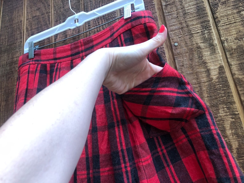 Free People mini skirt size 12 red and black plaid school girl pocket Bild 5