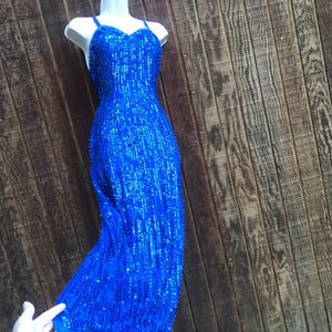 Vintage sleeveless sparkly sequined beaded dress size XS 100% silk material blue Sho Max long dress formal
