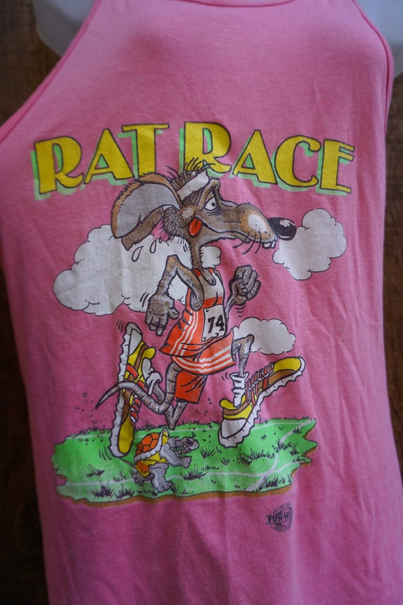 Single stitch 1990s pink "Rat Race" Medium tank t… - image 5