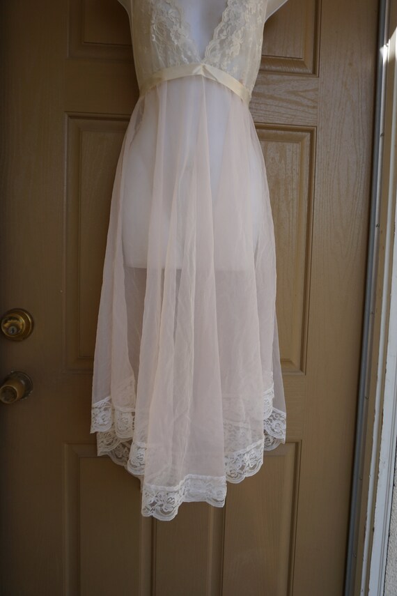 Vintage pastel pink and white ultra sheer nightgo… - image 3