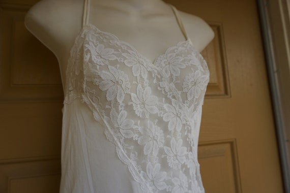 Vintage white maxi nightgown M Medium romantic la… - image 3