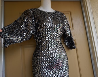 Fredericks of hollywood short black and silver gunmetal mini dress size 5/6 small 90s mini sequined sparkly keyhole batwing shoulder pads